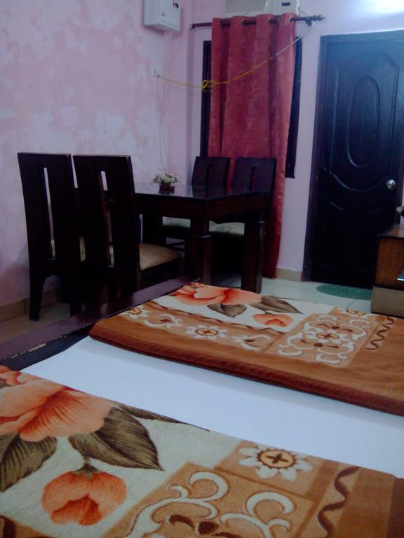 Hotel Rest Inn Lucknow Quarto foto