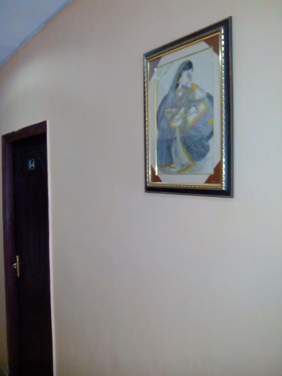 Hotel Rest Inn Lucknow Quarto foto