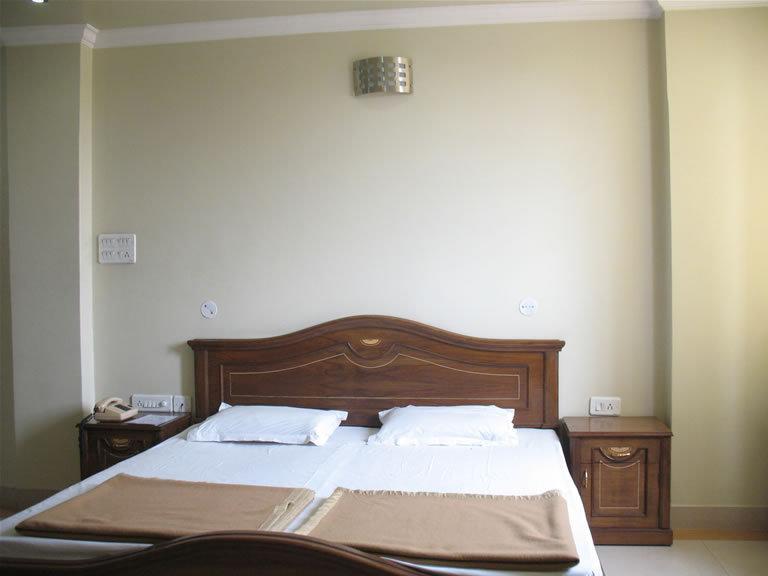 Hotel Rest Inn Lucknow Quarto foto